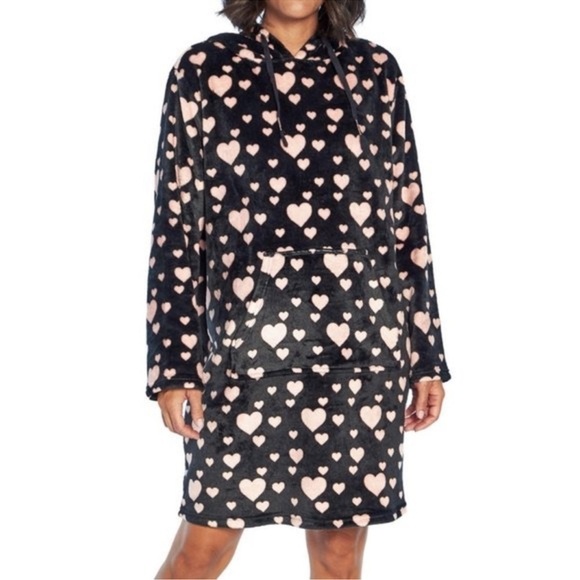 WILDFOX Oversized Plush Heart Print Long Sleeve Hooded Lounger - Picture 1 of 10